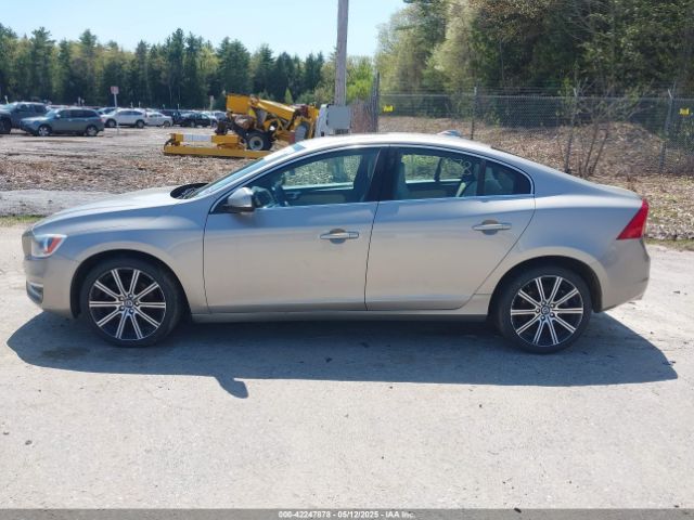 YV126MFB8F2302747 Volvo S60 T5 Premier