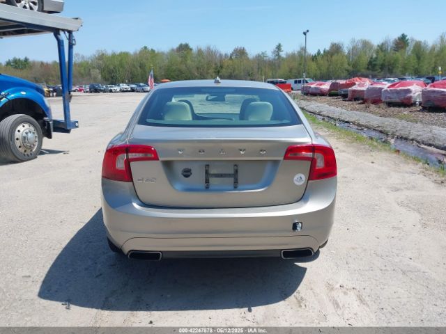 YV126MFB8F2302747 Volvo S60 T5 Premier