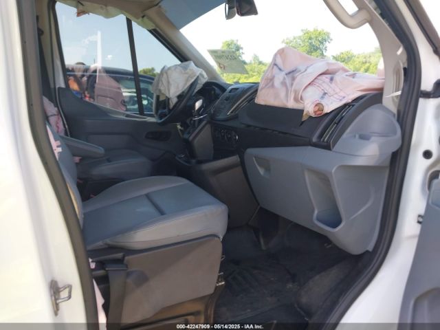 1FTYE2CM6HKB32372 Ford Transit-150