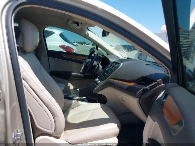 2017 LINCOLN MKC 5LMCJ2C91HUL52596 Photo 4