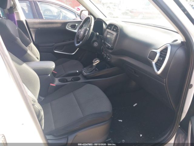 KNDJ23AU2L7701202 KIA SOUL LX