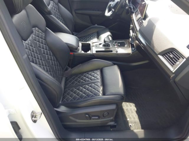 2018 AUDI SQ5 WA1A4AFY0J2137838 Photo 4
