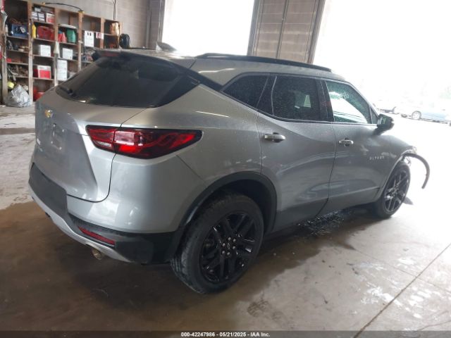 2024 CHEVROLET BLAZER 3GNKBJRS4RS128378 Photo 3