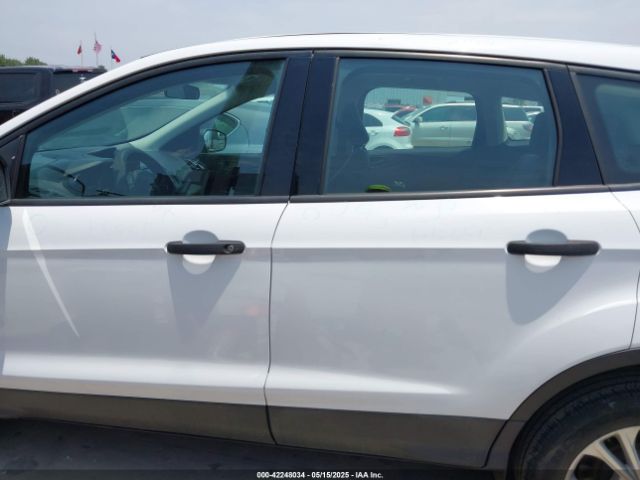 1FMCU0F7XJUB36437 Ford ESCAPE S