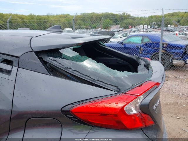 NMTKHMBX4JR023491 Toyota C-HR XLE