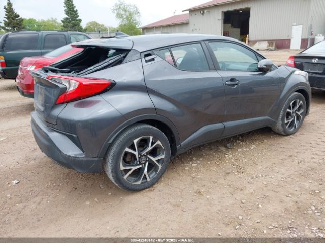 NMTKHMBX4JR023491 Toyota C-HR XLE