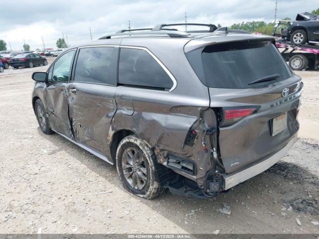 5TDBSKFC8NS062850 Toyota SIENNA LE