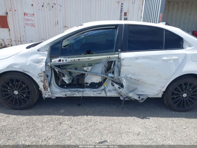5YFEPRAE9LP144320 Toyota COROLLA LE