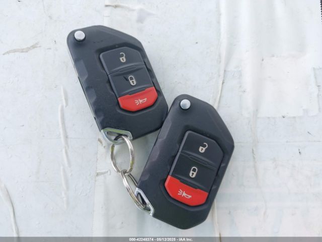 1C4HJXEG1JW310817 Jeep Wrangler Unlimited Sahara 4x4