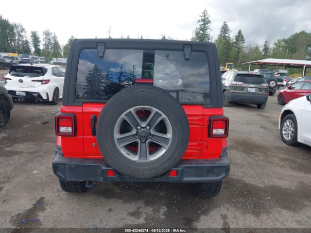 1C4HJXEG1JW310817 Jeep Wrangler Unlimited Sahara 4x4