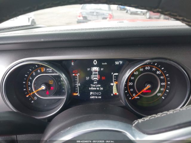 1C4HJXEG1JW310817 Jeep Wrangler Unlimited Sahara 4x4