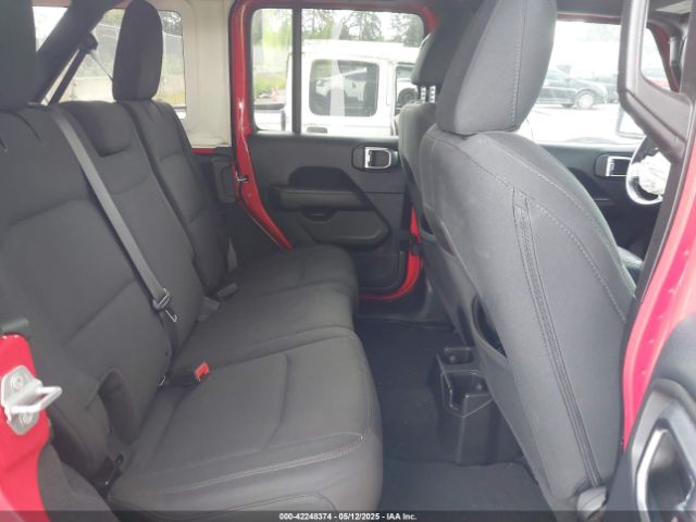 1C4HJXEG1JW310817 Jeep Wrangler Unlimited Sahara 4x4