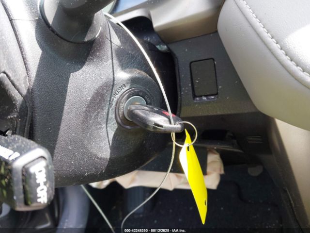 2T3RFREV0EW195521 Toyota Rav4 Xle