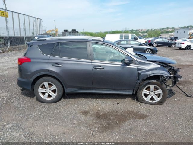 2T3RFREV0EW195521 Toyota Rav4 Xle