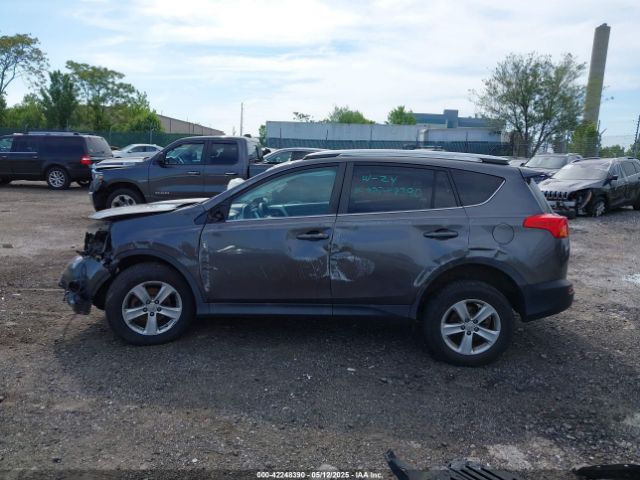 2T3RFREV0EW195521 Toyota Rav4 Xle