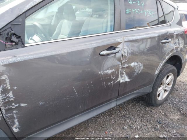 2T3RFREV0EW195521 Toyota Rav4 Xle
