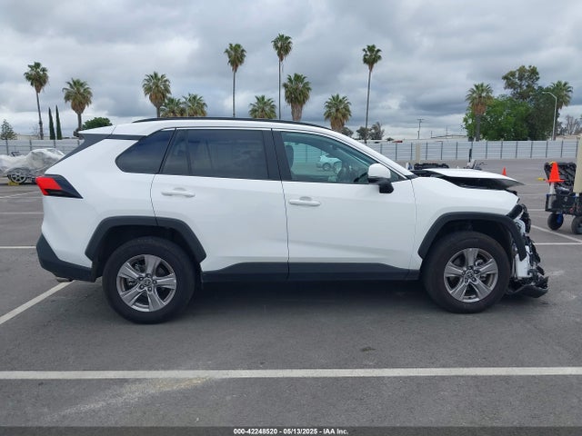 2T3P1RFV6NW315780 Toyota Rav4 Xle