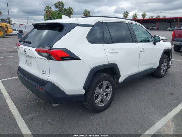 2T3P1RFV6NW315780 Toyota Rav4 Xle