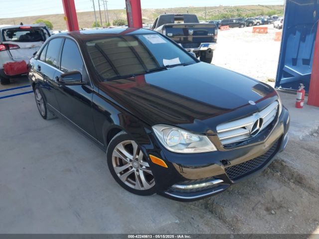 2013 MERCEDES-BENZ C 250 WDDGF4HB1DA808311