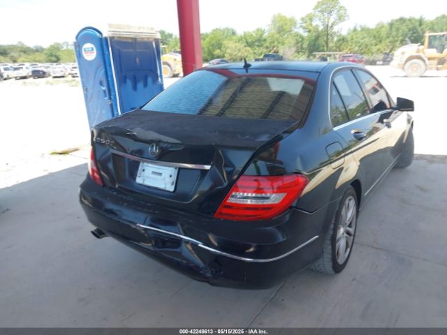 2013 MERCEDES-BENZ C 250 WDDGF4HB1DA808311 Photo 3