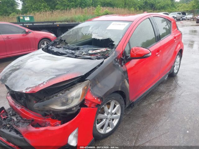 JTDKDTB3XH1591997 Toyota Prius C Two