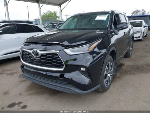 5TDKDRBH3PS505252 Toyota Highlander Xle