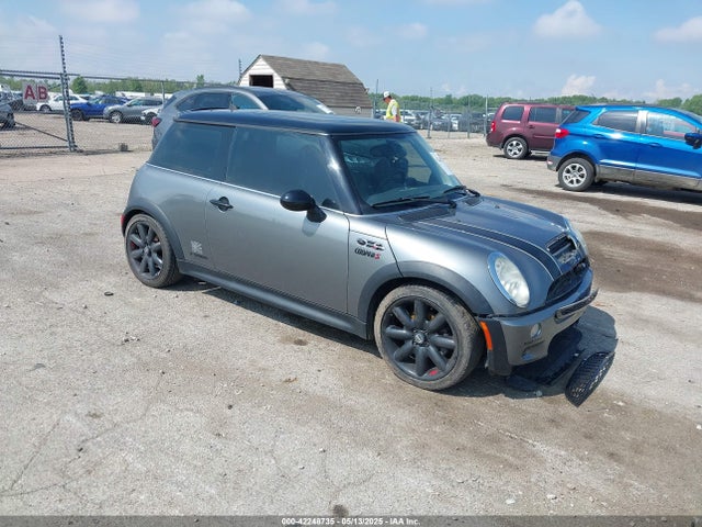 2006 MINI COOPER S WMWRE33556TL16256 Photo 0