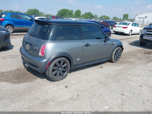 2006 MINI COOPER S WMWRE33556TL16256 Photo 3