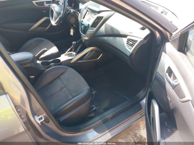 KMHTC6AD2EU216453 Hyundai Veloster Base W/black
