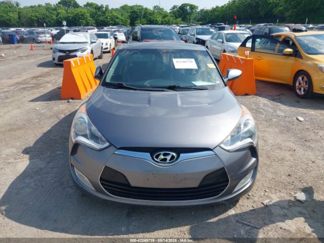 KMHTC6AD2EU216453 Hyundai Veloster Base W/black