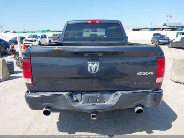 1C6RR7FT6HS831274 RAM 1500 Express  4x4 6'4 Box