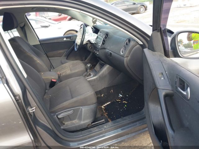 WVGBV3AX6EW519920 Volkswagen TIGUAN S
