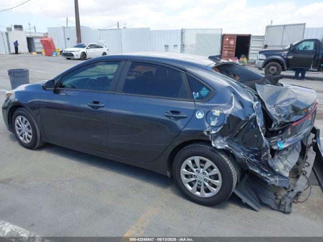 3KPF24AD6KE062882 KIA FORTE FE