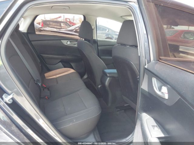 3KPF24AD6KE062882 KIA FORTE FE