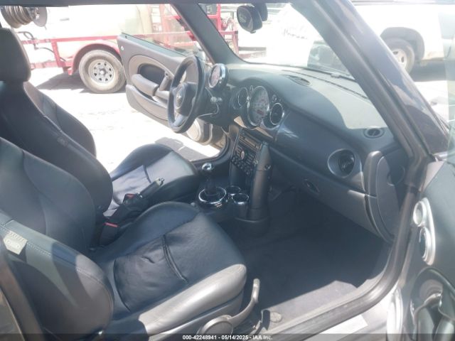 2005 MINI COOPER S WMWRH33495TF82332 Photo 4