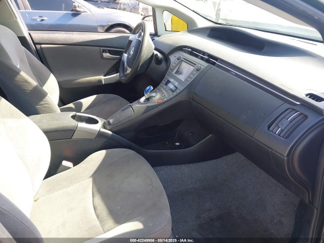 JTDKN3DU2E0364033 Toyota Prius Two