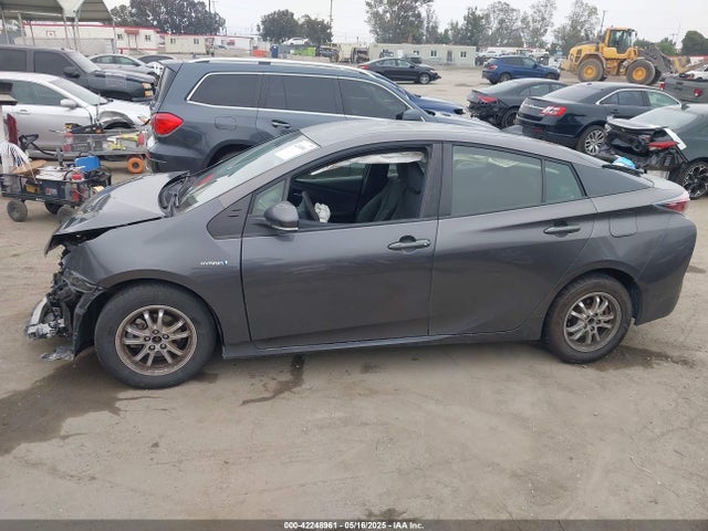 JTDKBRFU2G3508593 Toyota Prius Two