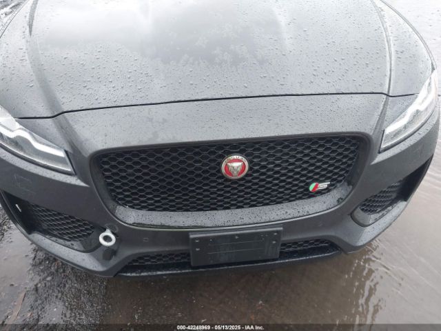 SADCM2BV4HA886520 Jaguar F-PACE S