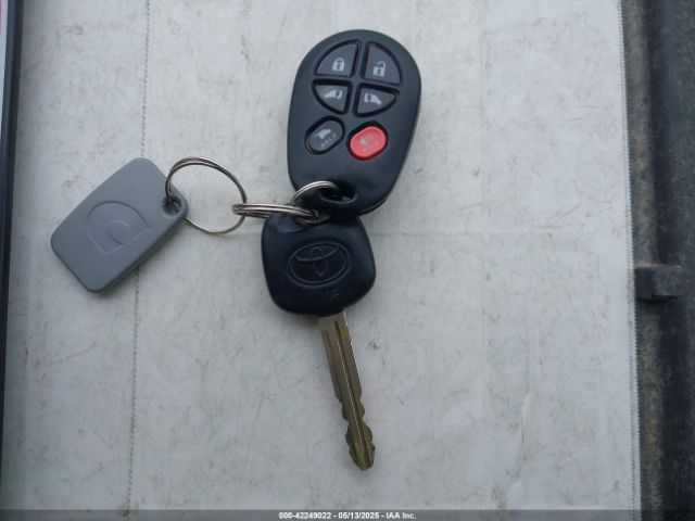 5TDXK3DC6FS632263 Toyota Sienna Se 8 Passenger