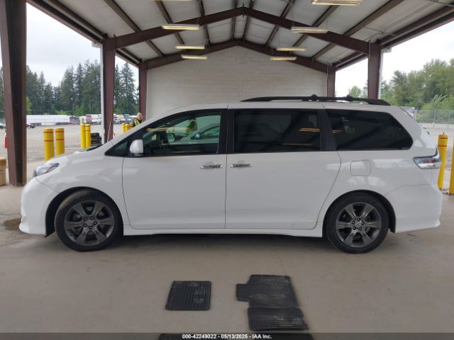 5TDXK3DC6FS632263 Toyota Sienna Se 8 Passenger