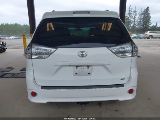 5TDXK3DC6FS632263 Toyota Sienna Se 8 Passenger