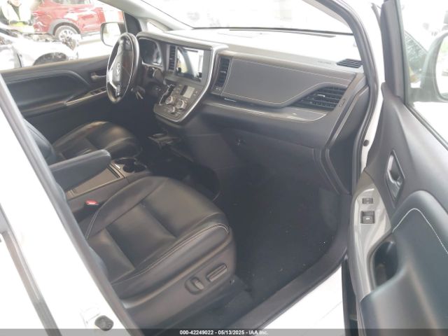 5TDXK3DC6FS632263 Toyota Sienna Se 8 Passenger