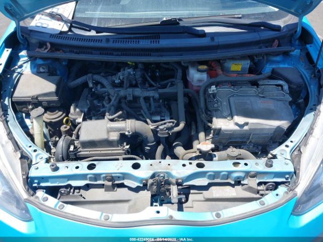 JTDKDTB34F1111594 Toyota Prius C Two