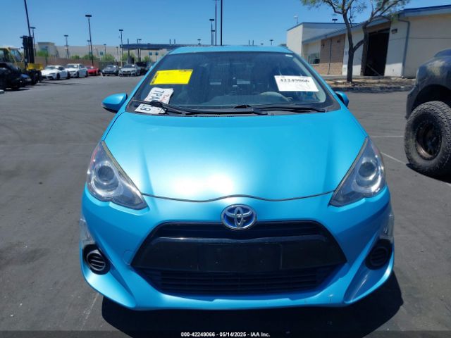 JTDKDTB34F1111594 Toyota Prius C Two