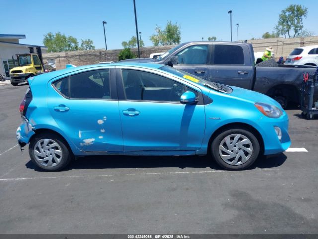 JTDKDTB34F1111594 Toyota Prius C Two