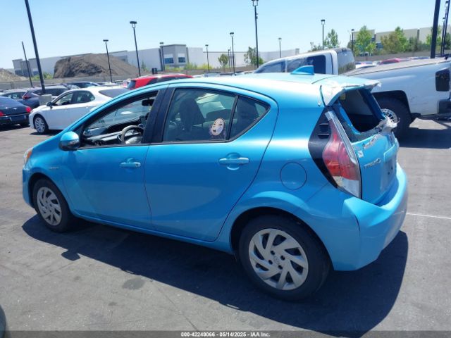 JTDKDTB34F1111594 Toyota Prius C Two