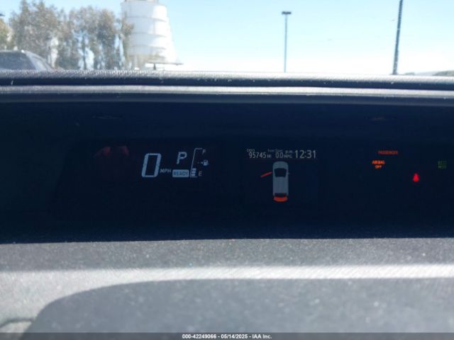 JTDKDTB34F1111594 Toyota Prius C Two