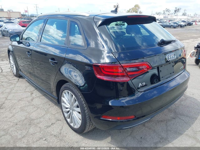WAUUPBFF6GA107043 Audi A3 E-tron 1.4t Premium