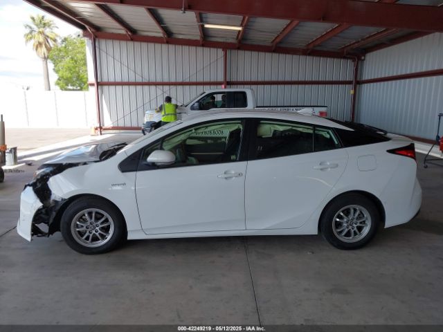 JTDKAMFU5M3146342 Toyota Prius Le