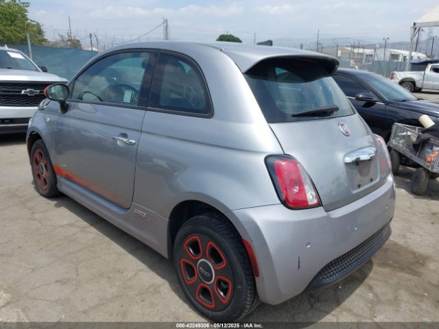 2017 FIAT 500E 3C3CFFGE3HT565426 Photo 2